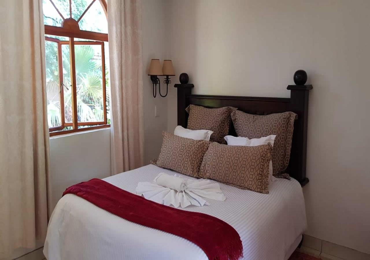 Blue Mango Lodge Kempton Park Exterior photo